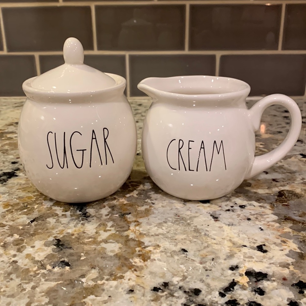 Rae Dunn Cream and Sugar set